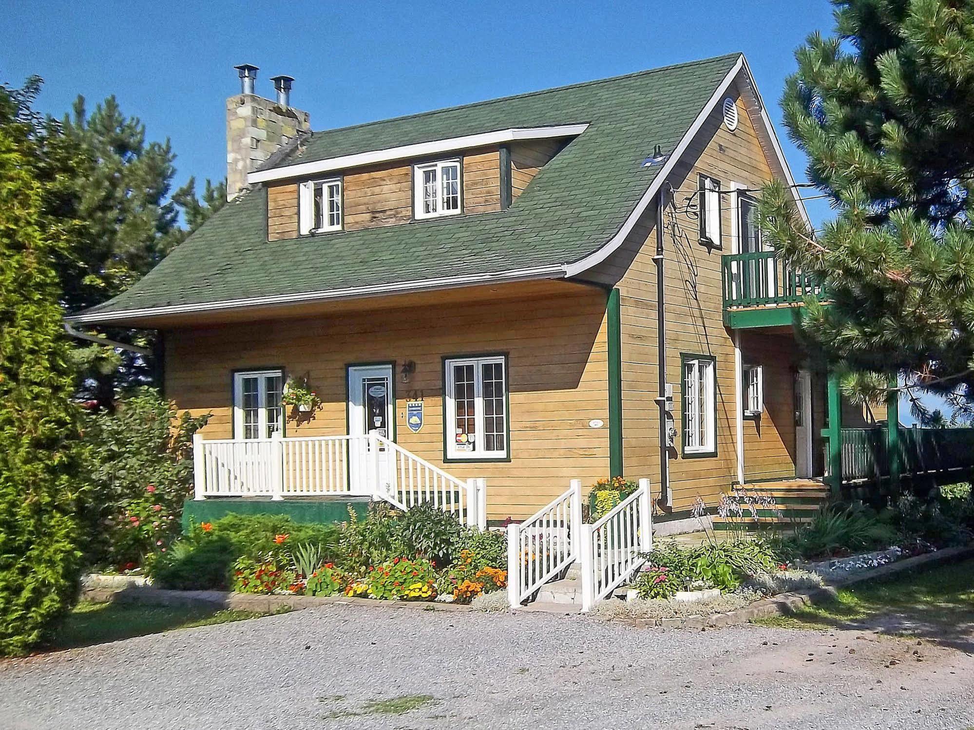 Gite La Halte Du Verger Bed And Breakfast Rivière-du-Loup Exteriér fotografie